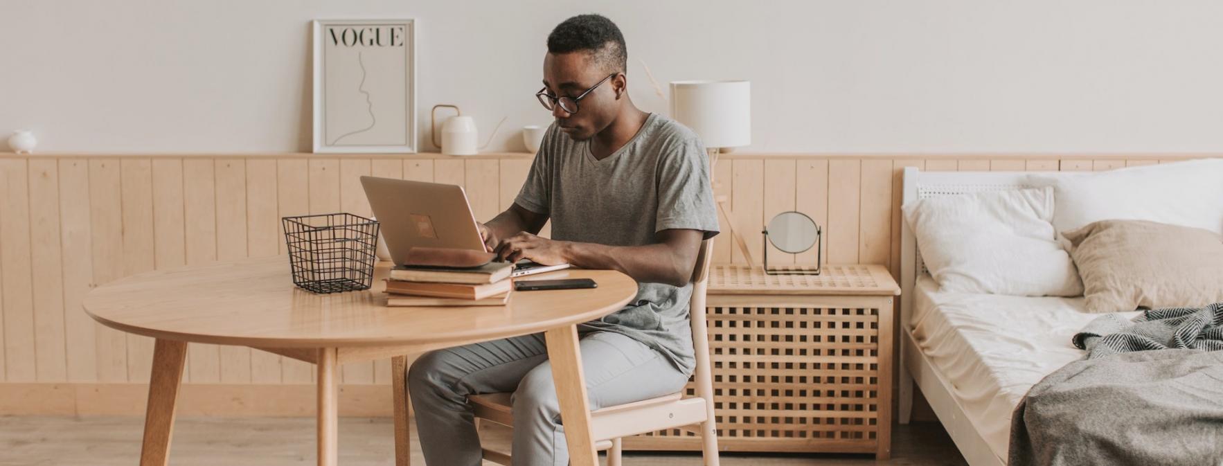 Novalesisiloq Beratungsgespräch mit einem Franchising-Interessenten in unserem Büro in Wallersdorf